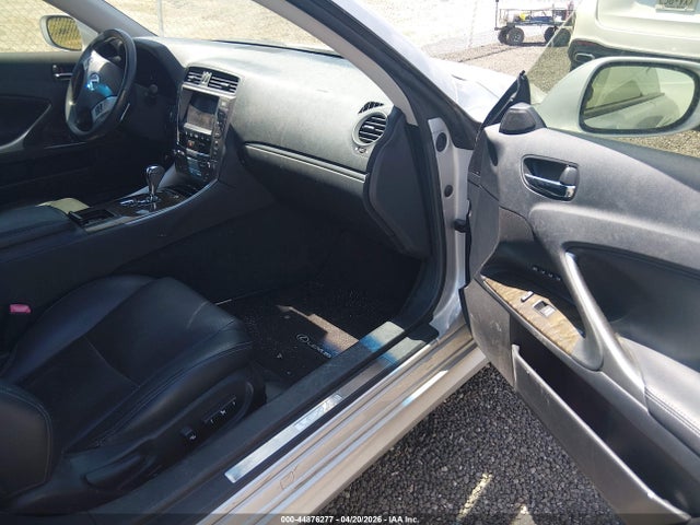2011 Lexus Is 250c მანქანა იყიდება აუქციონზე, vin: JTHFF2C29B2517031, აუქციონის ნომერი: 44876277