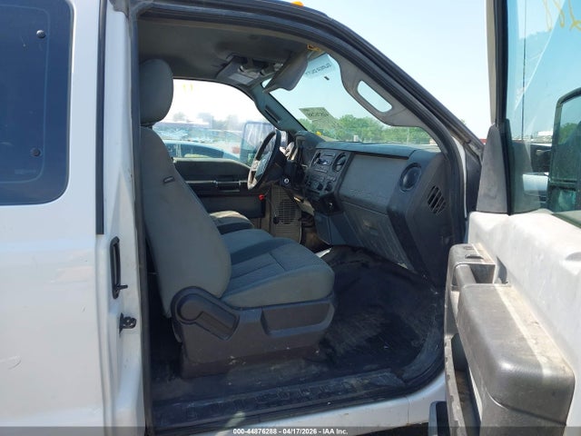 44876288 :رقم المزاد ، 1FD8X3HT0EEA66407 vin ، 2014 Ford F-350 Chassis Xl مزاد بيع