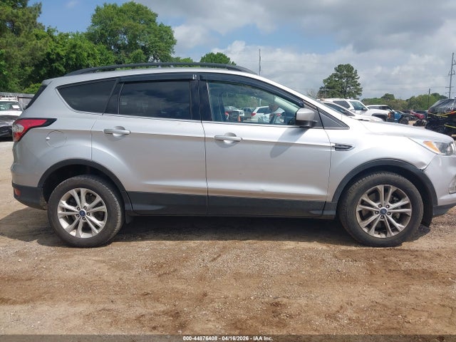 1FMCU9GD7JUC34429 Ford ESCAPE SE