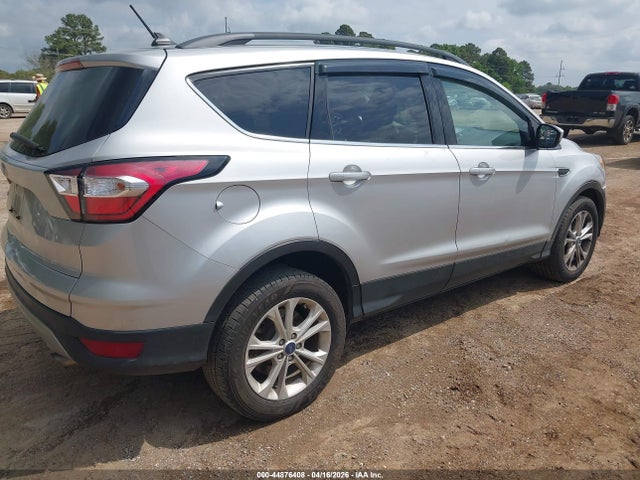 1FMCU9GD7JUC34429 Ford ESCAPE SE