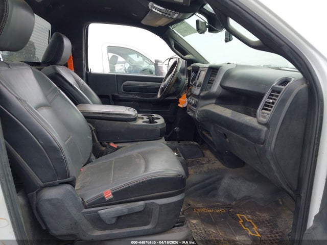 3C63RRAL8NG333556 RAM 3500 Tradesman 4x4 8&#039; Box