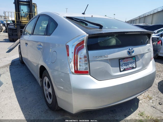 2013 TOYOTA PRIUS JTDKN3DUXD1634067 Photo 2