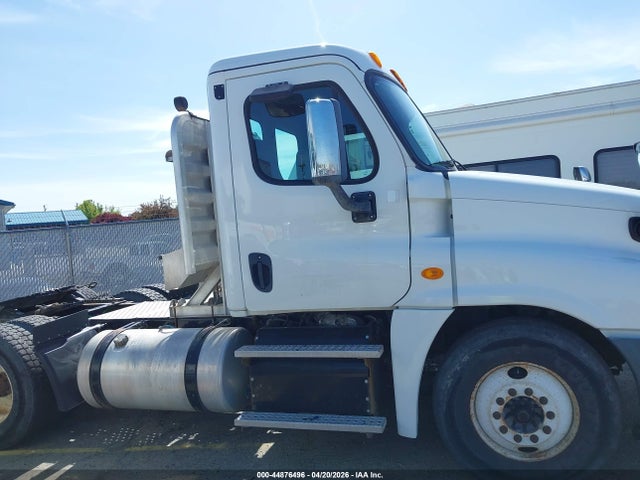 Freightliner Cascadia 125 2014 3AKJGEDV0ESFR1021 Image 13