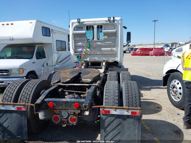 Freightliner Cascadia 125 2014 3AKJGEDV0ESFR1021 Image 16