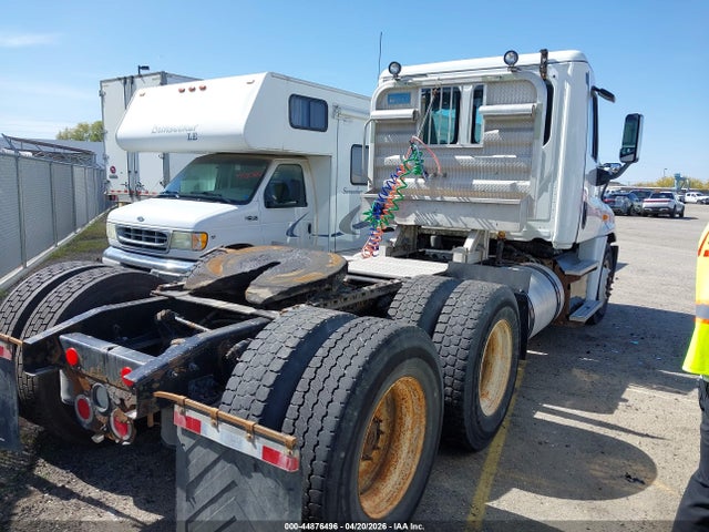 Freightliner Cascadia 125 2014 3AKJGEDV0ESFR1021 Image 4
