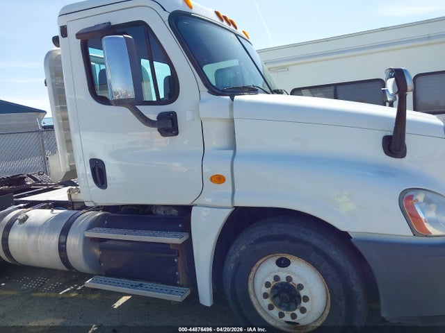 Freightliner Cascadia 125 2014 3AKJGEDV0ESFR1021 Image 6