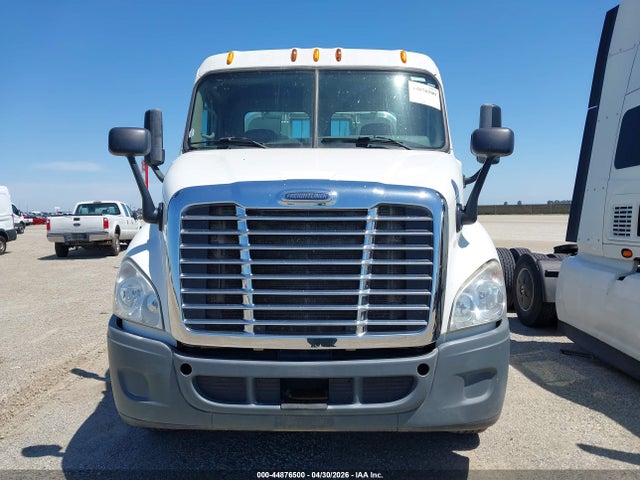 2014 Freightliner Cascadia 113 მანქანა იყიდება აუქციონზე, vin: 3AKBGBDV2ESFW7984, აუქციონის ნომერი: 44876500