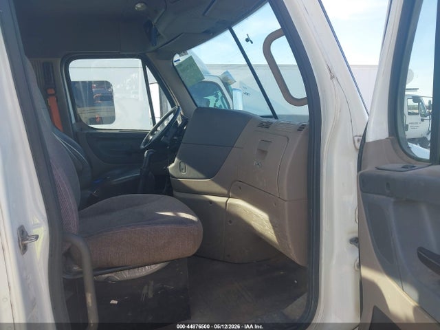 2014 Freightliner Cascadia 113 მანქანა იყიდება აუქციონზე, vin: 3AKBGBDV2ESFW7984, აუქციონის ნომერი: 44876500