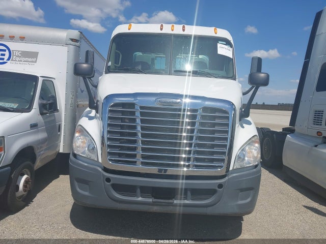 2014 Freightliner Cascadia 113 მანქანა იყიდება აუქციონზე, vin: 3AKBGBDV2ESFW7984, აუქციონის ნომერი: 44876500