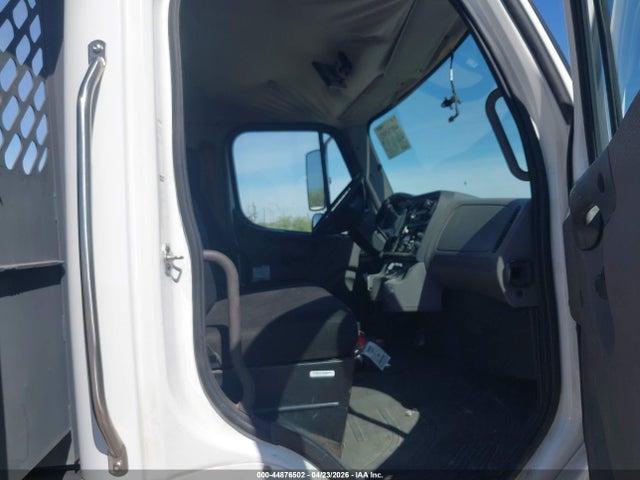 Продаж на аукціоні авто 2017 Freightliner M2 106, vin: 1FVACWDU5HHJB9817, номер лоту: 44876502