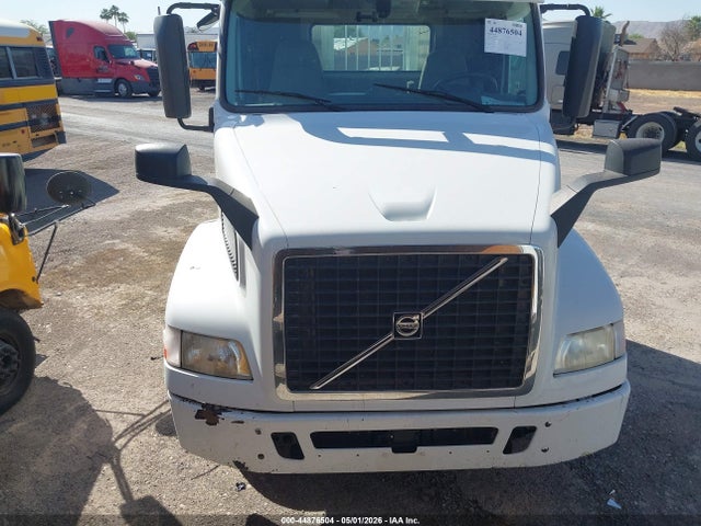 4V4MC9EG6JN996531 Volvo VNM