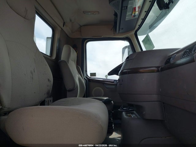 4V4MC9EG6JN996531 Volvo VNM