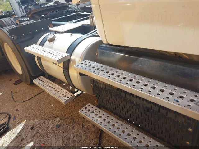 Freightliner M2 112 Medium Duty 2014 1FUJC5DV6EHFZ4063 Image 17