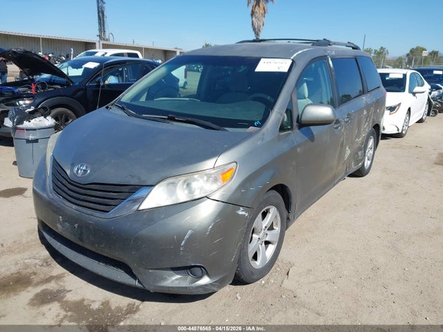 Toyota Sienna Le V6 8 Passenger 2014 5TDKK3DC5ES499178 Image 2