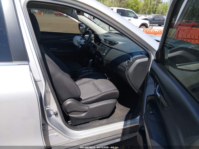 JN8AT2MV5HW016074 Nissan ROGUE SV