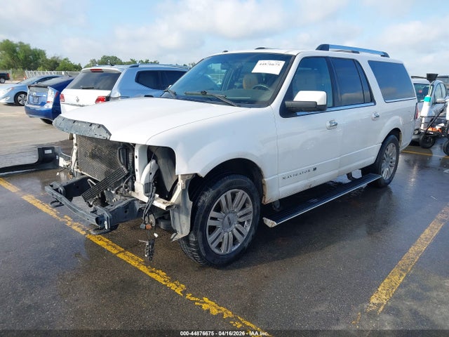 5LMJJ3H5XEEL08802 Lincoln NAVIGATOR L