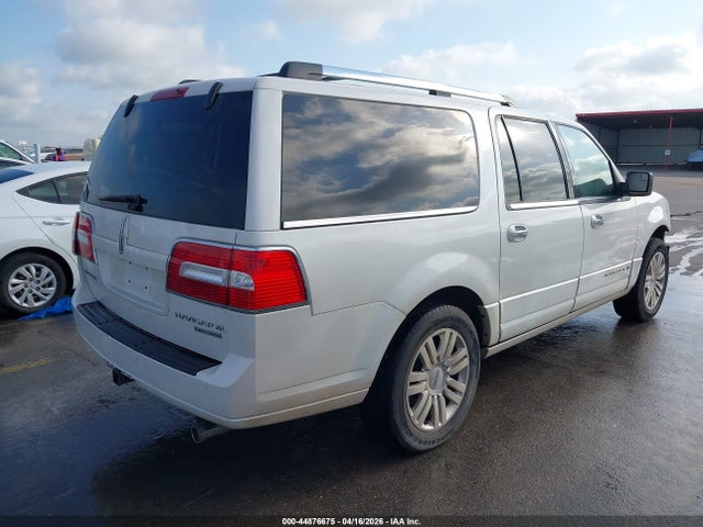 5LMJJ3H5XEEL08802 Lincoln NAVIGATOR L