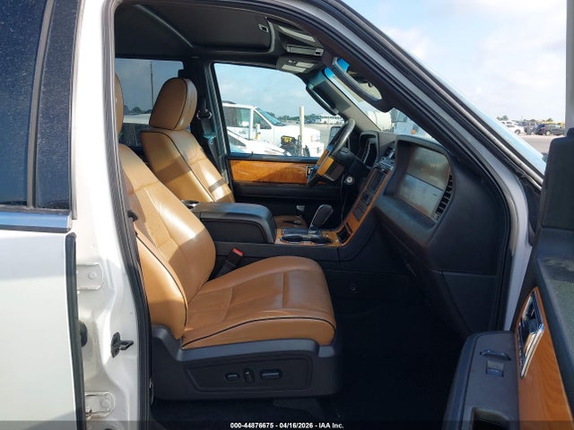 5LMJJ3H5XEEL08802 Lincoln NAVIGATOR L