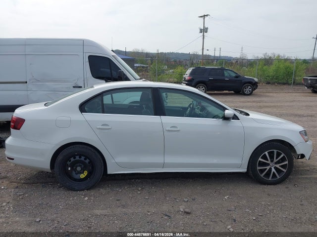 2017 Volkswagen Jetta 1.4t Se მანქანა იყიდება აუქციონზე, vin: 3VWDB7AJ5HM395438, აუქციონის ნომერი: 44876691