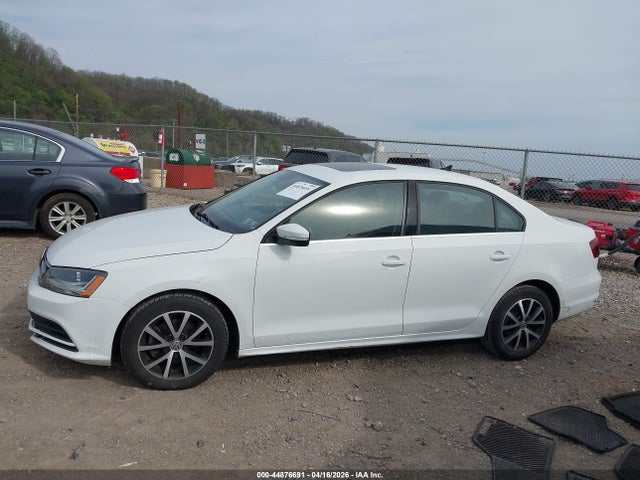2017 Volkswagen Jetta 1.4t Se მანქანა იყიდება აუქციონზე, vin: 3VWDB7AJ5HM395438, აუქციონის ნომერი: 44876691