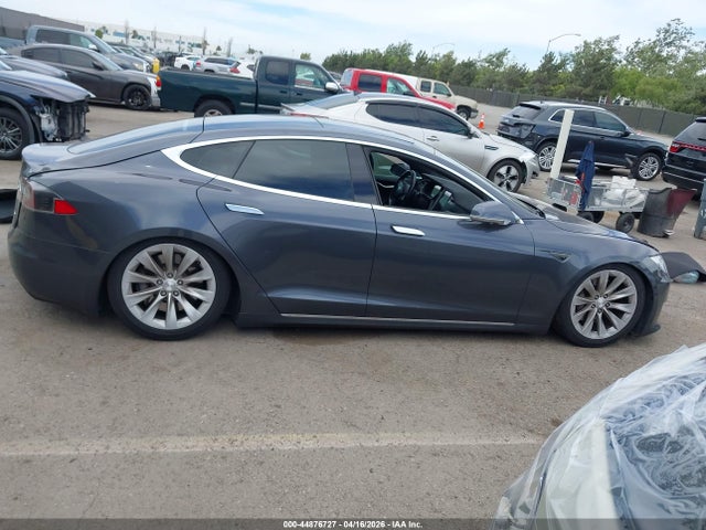 Tesla Model S 60/70/75/85 2016 5YJSA1E14GF139766 Image 13