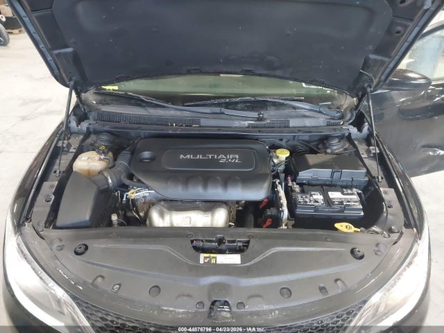 2015 Chrysler 200 Limited მანქანა იყიდება აუქციონზე, vin: 1C3CCCAB3FN642041, აუქციონის ნომერი: 44876796