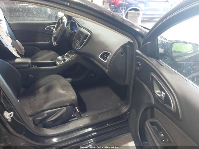 2015 Chrysler 200 Limited მანქანა იყიდება აუქციონზე, vin: 1C3CCCAB3FN642041, აუქციონის ნომერი: 44876796