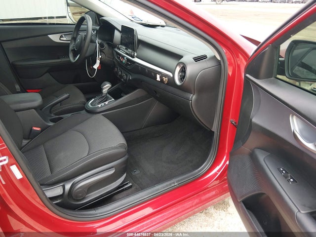 44876837 :رقم المزاد ، 3KPF24AD3NE462824 vin ، 2022 Kia Forte Lxs مزاد بيع