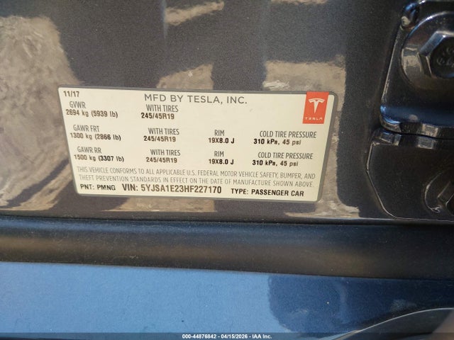44876842 :رقم المزاد ، 5YJSA1E23HF227170 vin ، 2017 Tesla Model S مزاد بيع