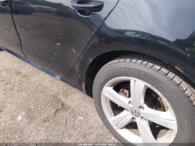 2013 Volkswagen Passat 2.5l Se მანქანა იყიდება აუქციონზე, vin: 1VWBP7A36DC080511, აუქციონის ნომერი: 44876861