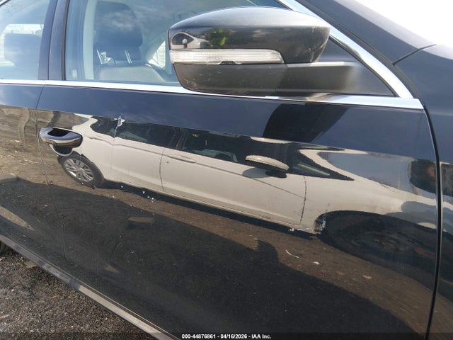 2013 Volkswagen Passat 2.5l Se მანქანა იყიდება აუქციონზე, vin: 1VWBP7A36DC080511, აუქციონის ნომერი: 44876861