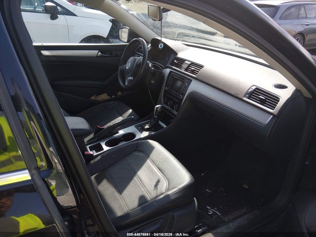 2013 Volkswagen Passat 2.5l Se მანქანა იყიდება აუქციონზე, vin: 1VWBP7A36DC080511, აუქციონის ნომერი: 44876861