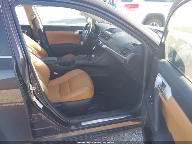 44876925 :رقم المزاد ، JTHKD5BH8B2002677 vin ، 2011 Lexus Ct 200h Premium مزاد بيع
