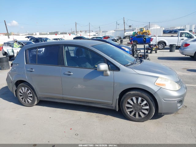 44877093 :رقم المزاد ، 3N1BC13E78L386351 vin ، 2008 Nissan Versa 1.8s مزاد بيع