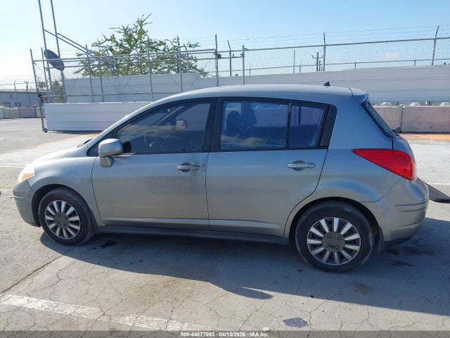 44877093 :رقم المزاد ، 3N1BC13E78L386351 vin ، 2008 Nissan Versa 1.8s مزاد بيع