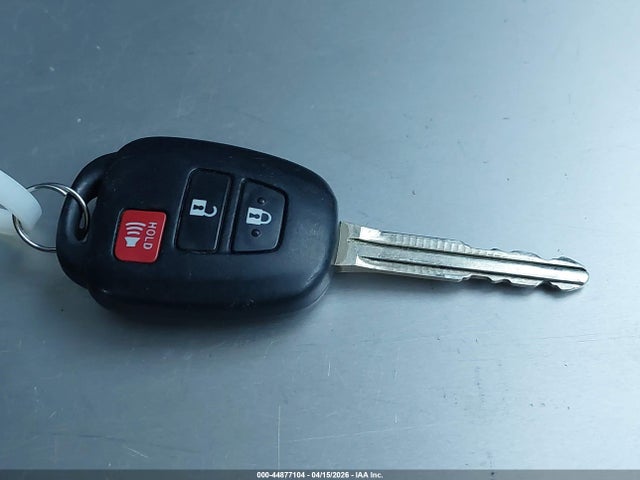 JTKKUPB40E1039882 Scion XD