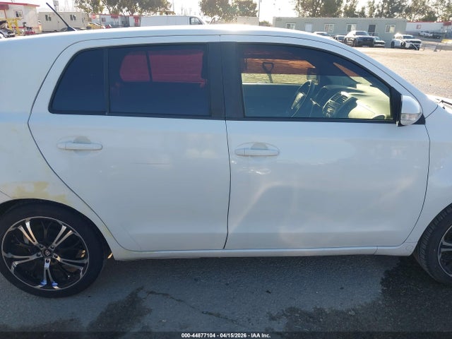 JTKKUPB40E1039882 Scion XD