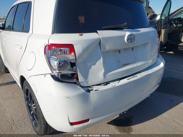 JTKKUPB40E1039882 Scion XD