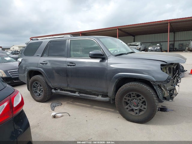 2021 Toyota 4runner Sr5 მანქანა იყიდება აუქციონზე, vin: JTEMU5JR9M5874383, აუქციონის ნომერი: 44877132