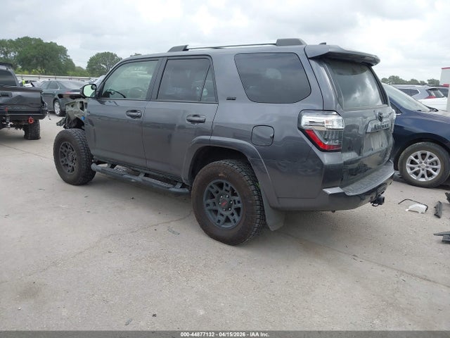 2021 Toyota 4runner Sr5 მანქანა იყიდება აუქციონზე, vin: JTEMU5JR9M5874383, აუქციონის ნომერი: 44877132
