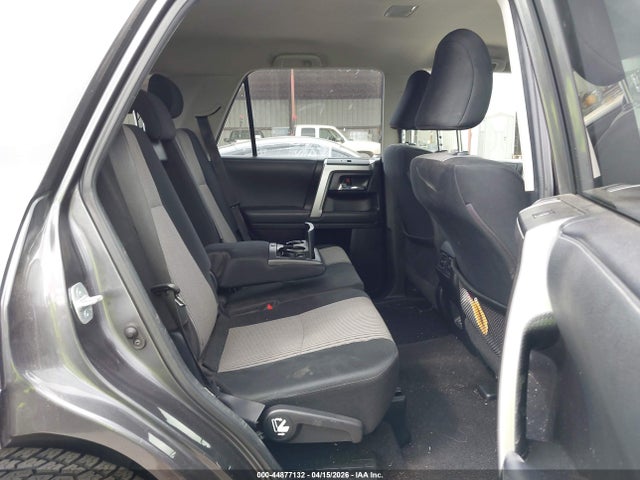 2021 Toyota 4runner Sr5 მანქანა იყიდება აუქციონზე, vin: JTEMU5JR9M5874383, აუქციონის ნომერი: 44877132