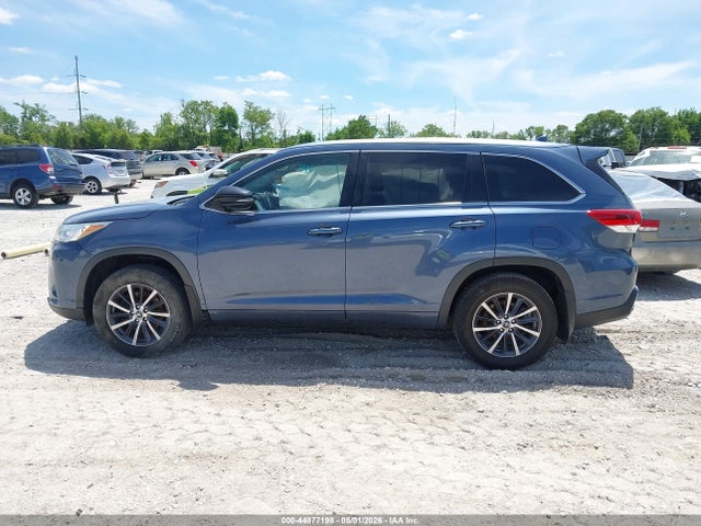 Aukcja sprzedaży 2018 Toyota Highlander Xle, vin: 5TDJZRFH8JS486924, numer aukcji: 44877198