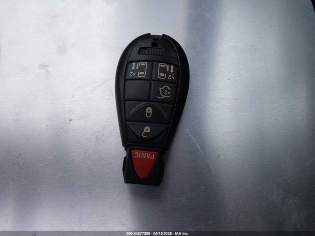 44877208 :رقم المزاد ، 2C4RC1HG3FR673692 vin ، 2015 Chrysler Town & Country S مزاد بيع