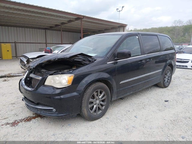 44877208 :رقم المزاد ، 2C4RC1HG3FR673692 vin ، 2015 Chrysler Town & Country S مزاد بيع