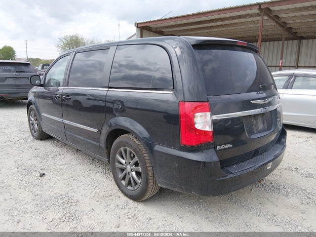 44877208 :رقم المزاد ، 2C4RC1HG3FR673692 vin ، 2015 Chrysler Town & Country S مزاد بيع