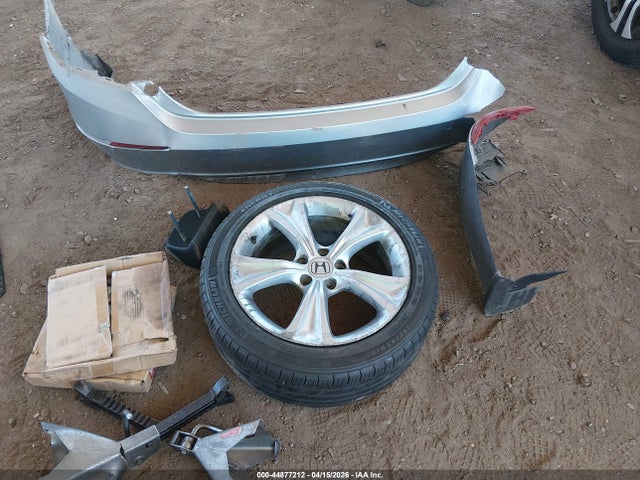44877212 :رقم المزاد ، 1HGCV1F68JA045636 vin ، 2018 Honda Accord Ex-l مزاد بيع