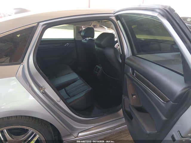 44877212 :رقم المزاد ، 1HGCV1F68JA045636 vin ، 2018 Honda Accord Ex-l مزاد بيع