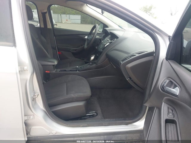 2017 FORD FOCUS 1FADP3F2XHL324693 Photo 4