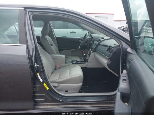 44877248 :رقم المزاد ، 4T4BF1FK8CR157375 vin ، 2012 Toyota Camry Le مزاد بيع