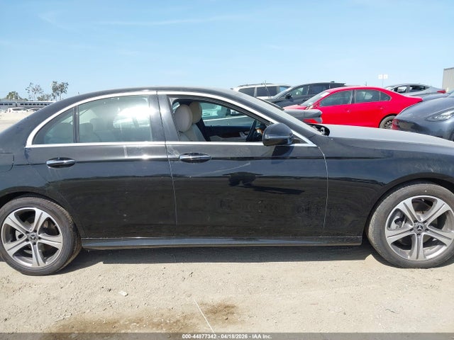 44877342 :رقم المزاد ، WDDZF4JB3KA526669 vin ، 2019 Mercedes-benz E 300 مزاد بيع